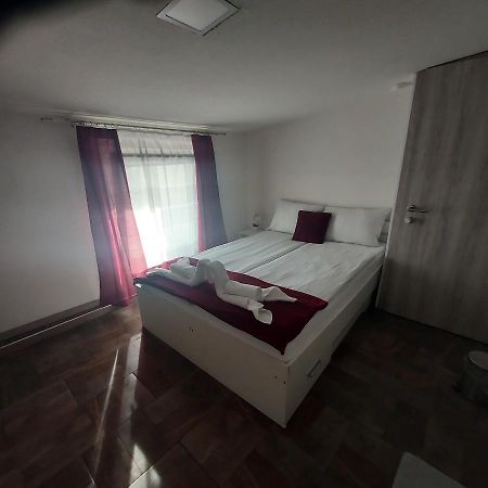 Rooms Panda มาริบอร์ ภายนอก รูปภาพ